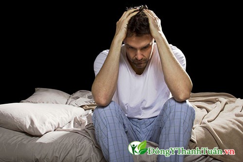 Suy thận mạn tính gây tiểu đêm nhiều lần làm cho cơ thể dễ bị suy nhược nếu không điều trị