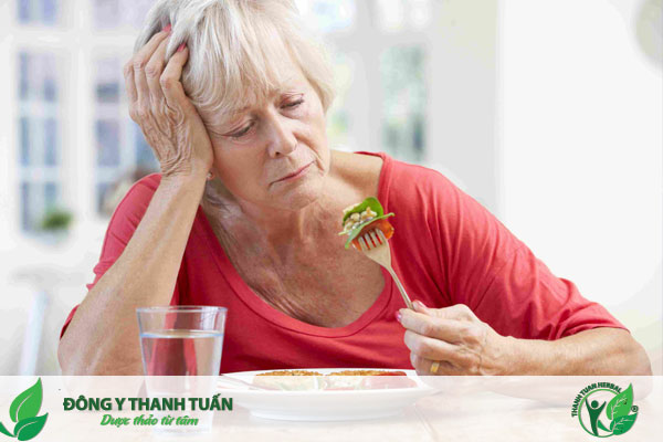 Chán ăn, người mệt mỏi là triệu chứng thường gặp của viêm đại tràng