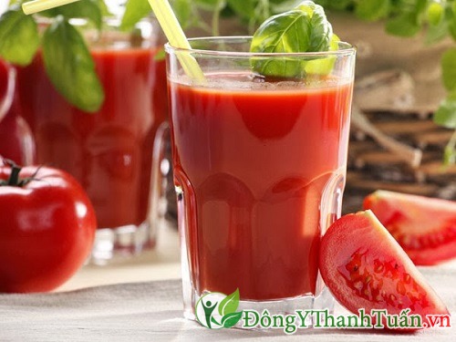 Nên dùng cà chua khi trẻ bị nhiệt miệng