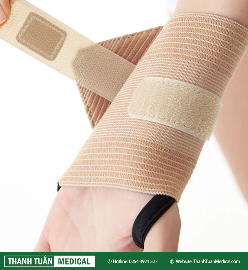 Cấu trúc dạng quấn cho phép thay đổi độ nén linh hoạt, phù hợp với nhiều cỡ tay khác nhau