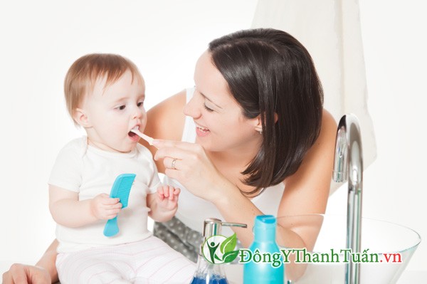 Cách chữa hôi miệng ở trẻ em bằng việc đánh răng