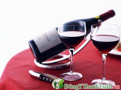 cách phòng ngừa sâu răng bằng rượu vang