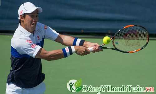Cầm vợt đúng tránh đau cổ tay khi chơi tennis