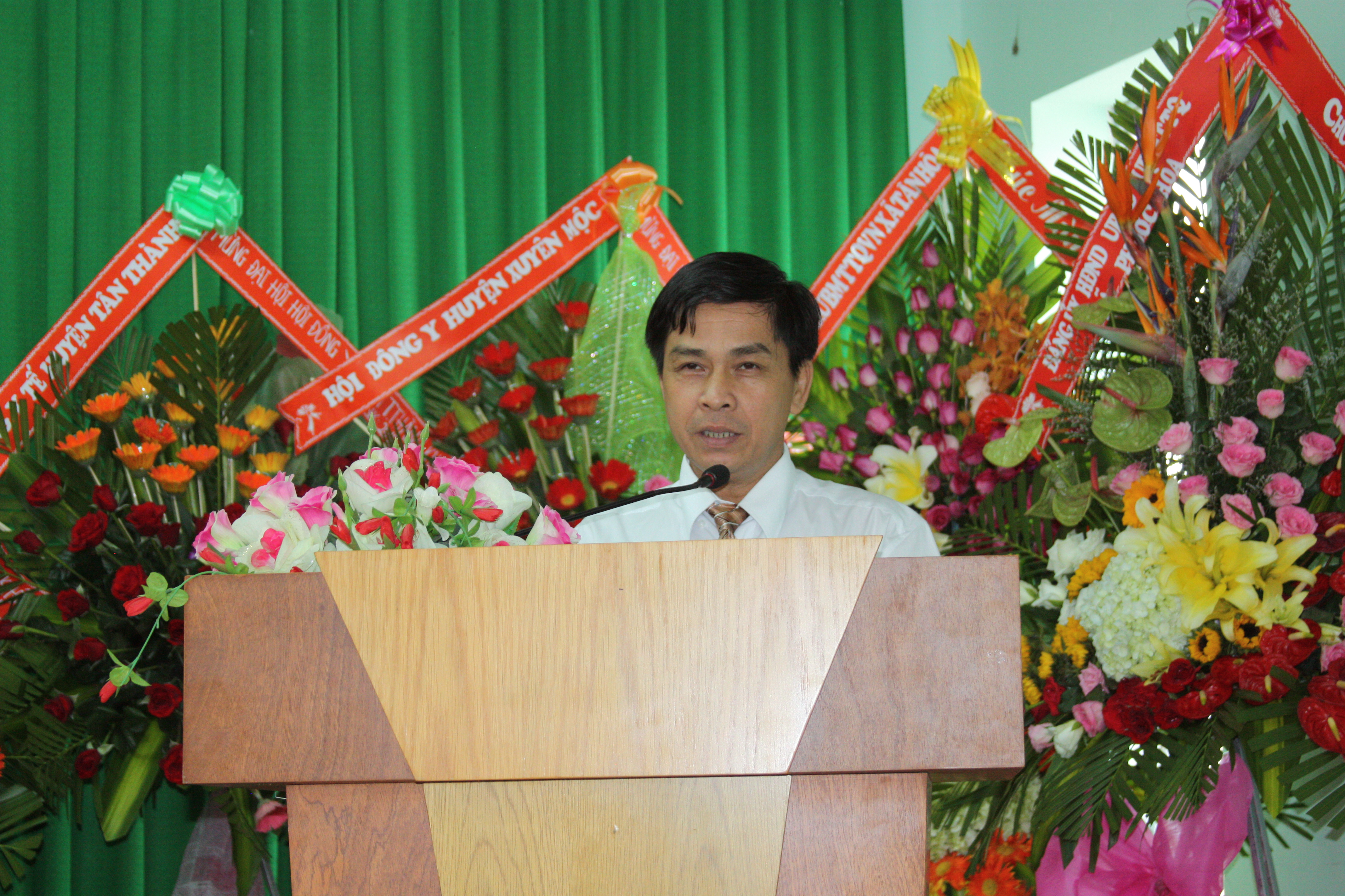 Đồng chí Nguyễn Đình Hoàng phát biểu chỉ đảo