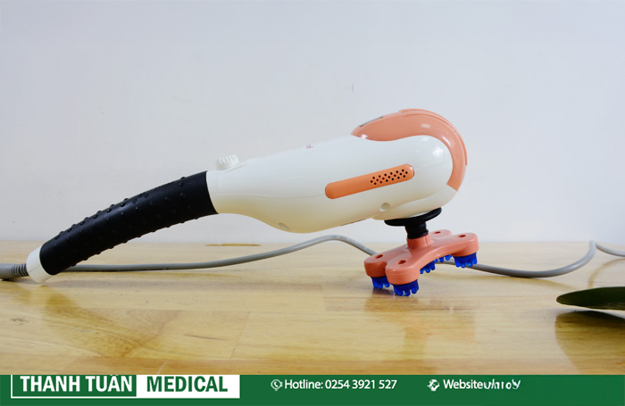 Tay cầm dài và được bọc cao su chống trơn trượt Tay cầm dài và được bọc cao su chống trơn trượt