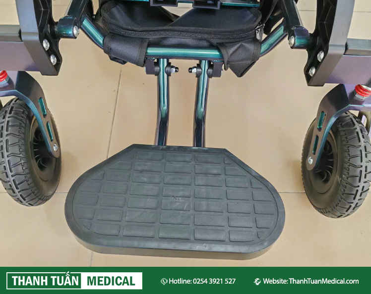 Chỗ để chân có thể lật lên Chỗ để chân có thể lật lên