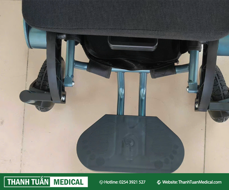 Chỗ để chân có thể lật lên Chỗ để chân có thể lật lên