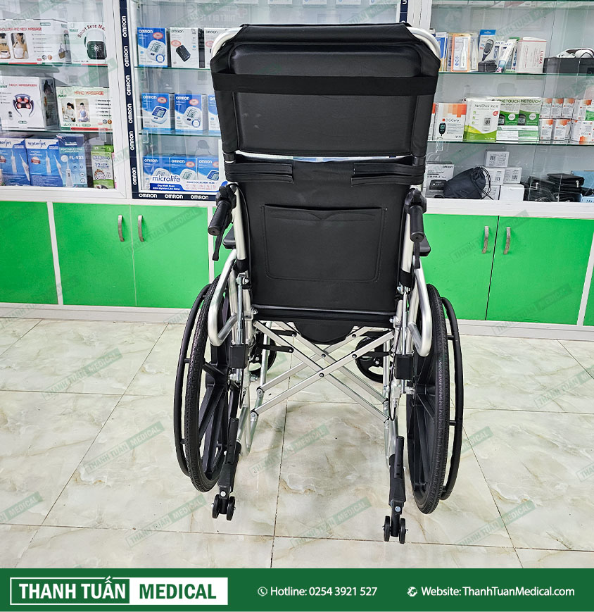 Có trang bị thêm 2 bánh chống lật giúp đảm bảo an toàn lên dốc