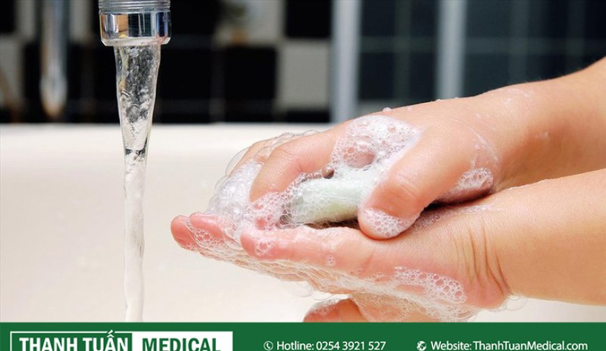 Top 2 dung dịch rửa tay giúp diệt khuẩn, hạn chế lây lan virus Corona