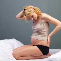 Vì sao phụ nữ mất ngủ khi mang thai?