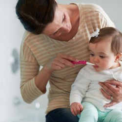 Chăm sóc răng miệng cho trẻ bằng cách nào?
