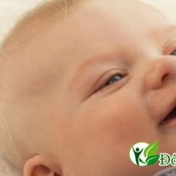 Sai lầm trong điều trị viêm mũi dị ứng cho trẻ sơ sinh