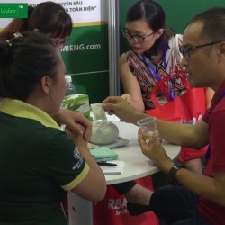 Video cảm nhận khách hàng về trà thơm miệng Thanh Tuấn