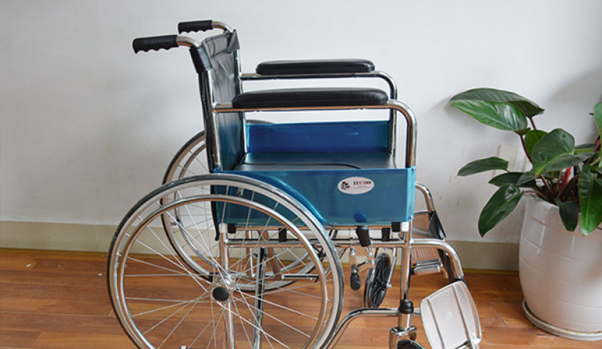 Xe lăn đa năng có bô vệ sinh Lucass X8 dành cho người người già, người khuyết tật đi vệ sinh dễ dàng