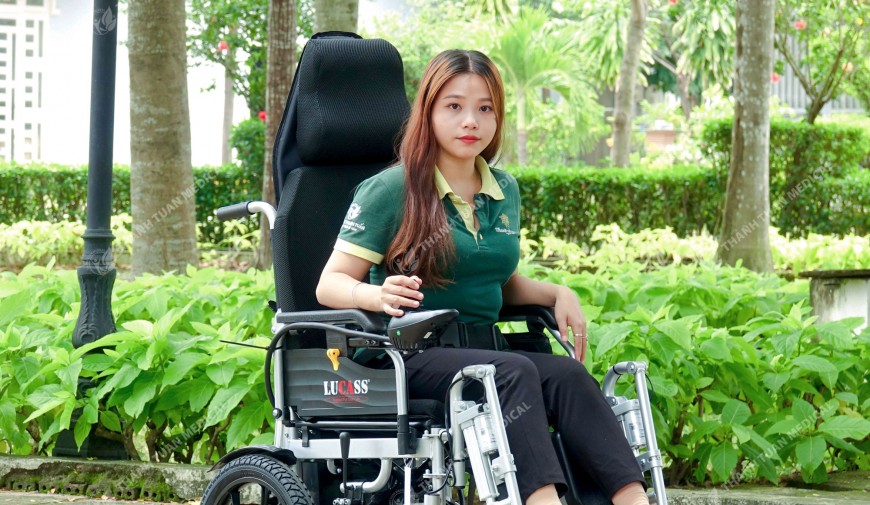 Xe lăn điện ngả nằm Lucass JAZZ-S803 - Tiện lợi nhân đôi